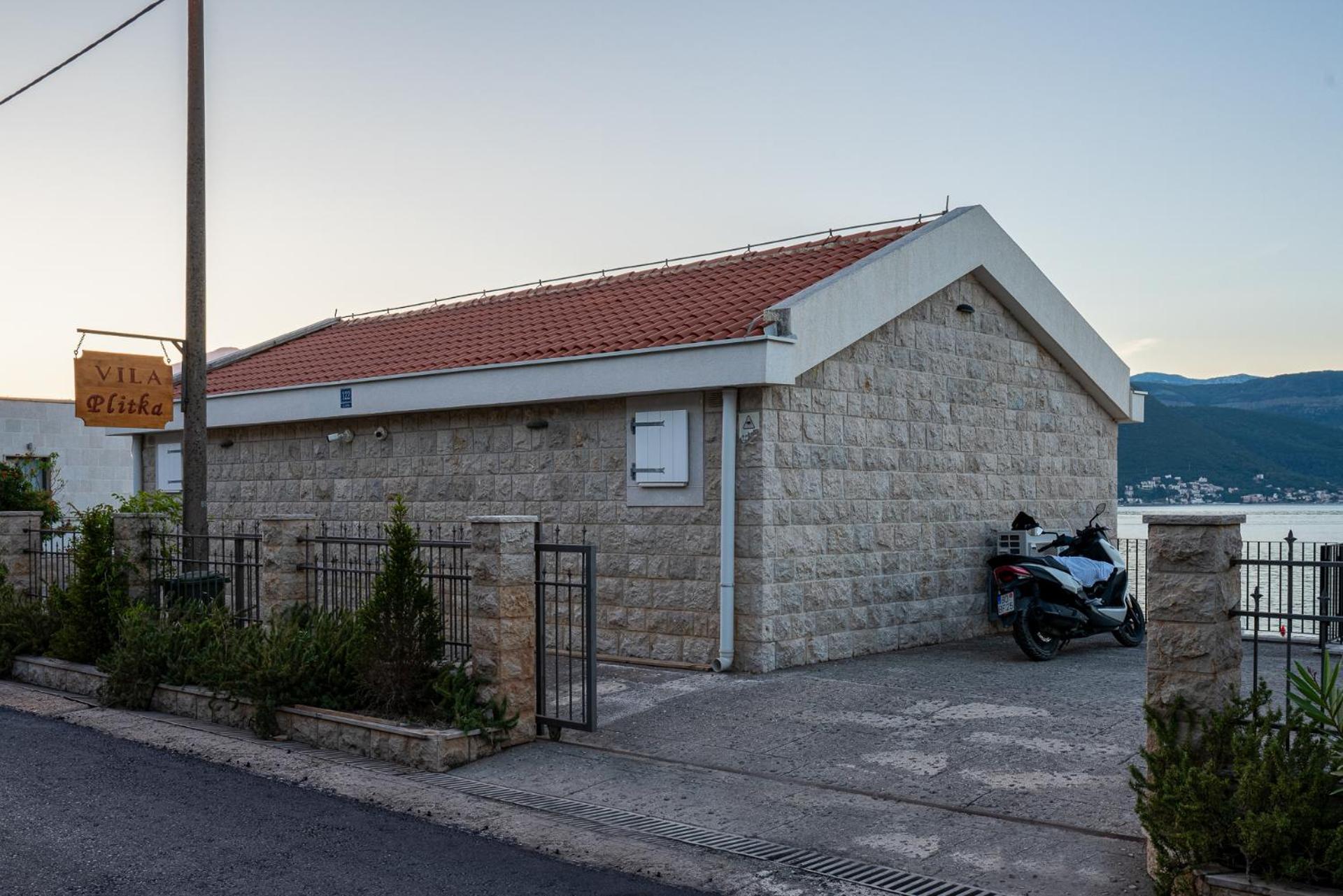 Villas Plitka Tivat Exterior photo